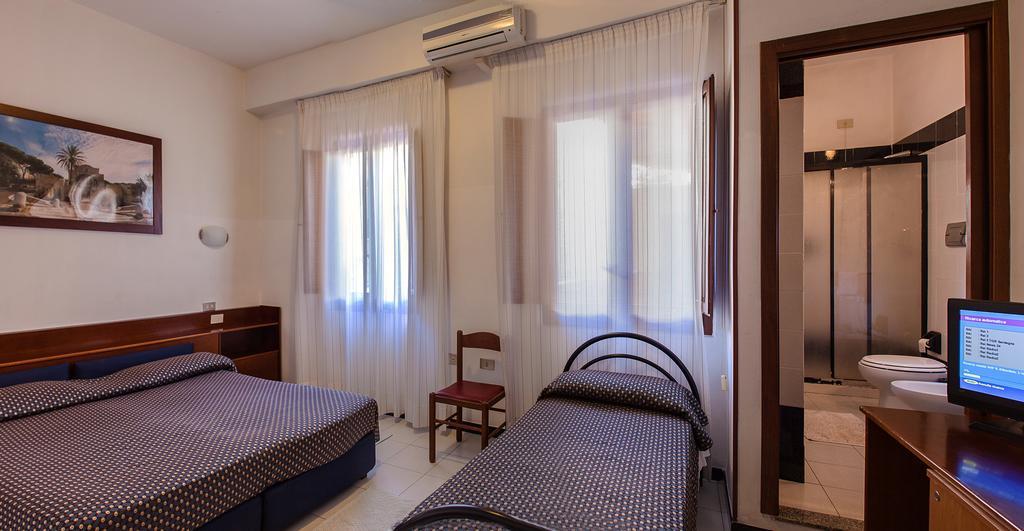 Hotel La Terrazza Cagliari Room photo