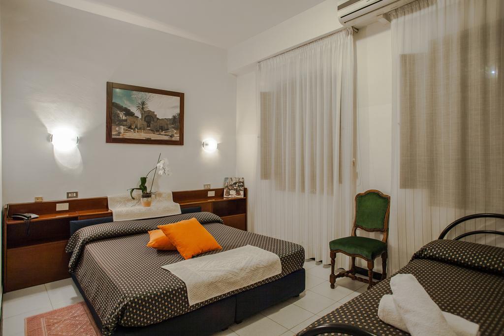 Hotel La Terrazza Cagliari Room photo