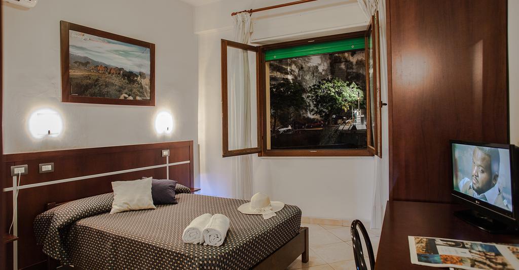 Hotel La Terrazza Cagliari Room photo