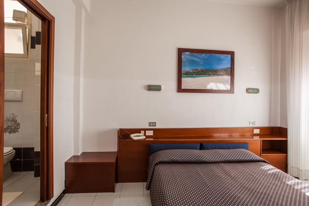 Hotel La Terrazza Cagliari Room photo