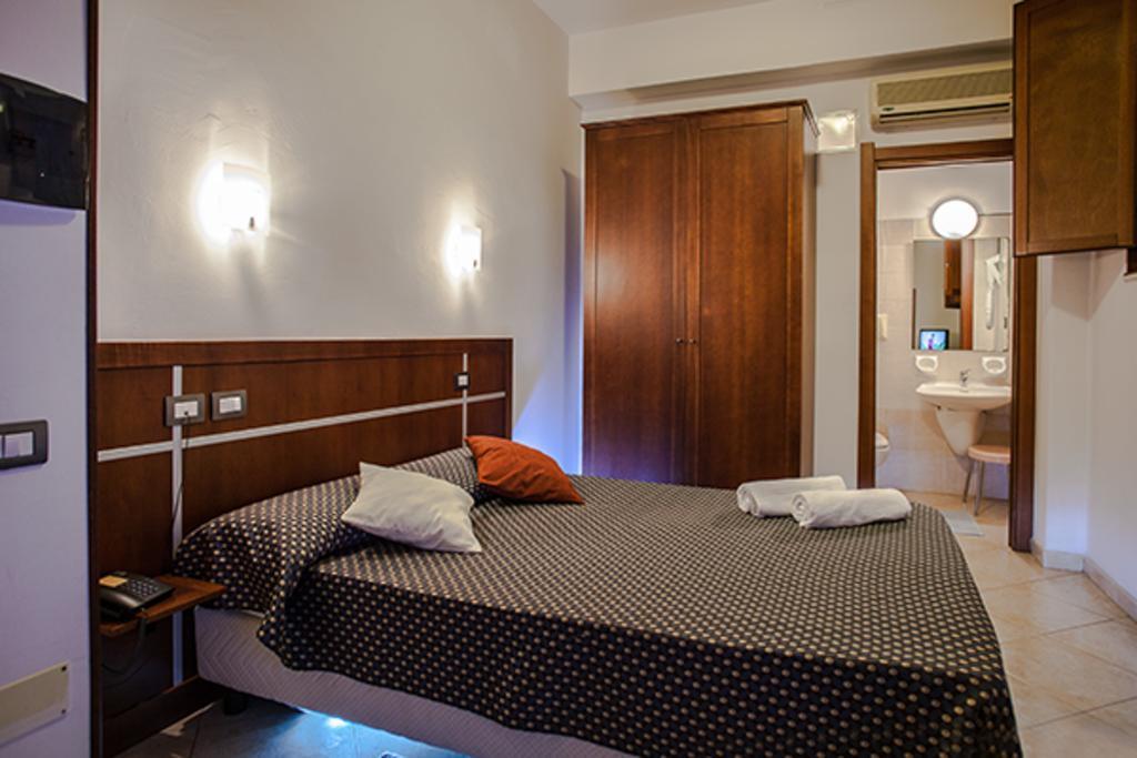 Hotel La Terrazza Cagliari Room photo