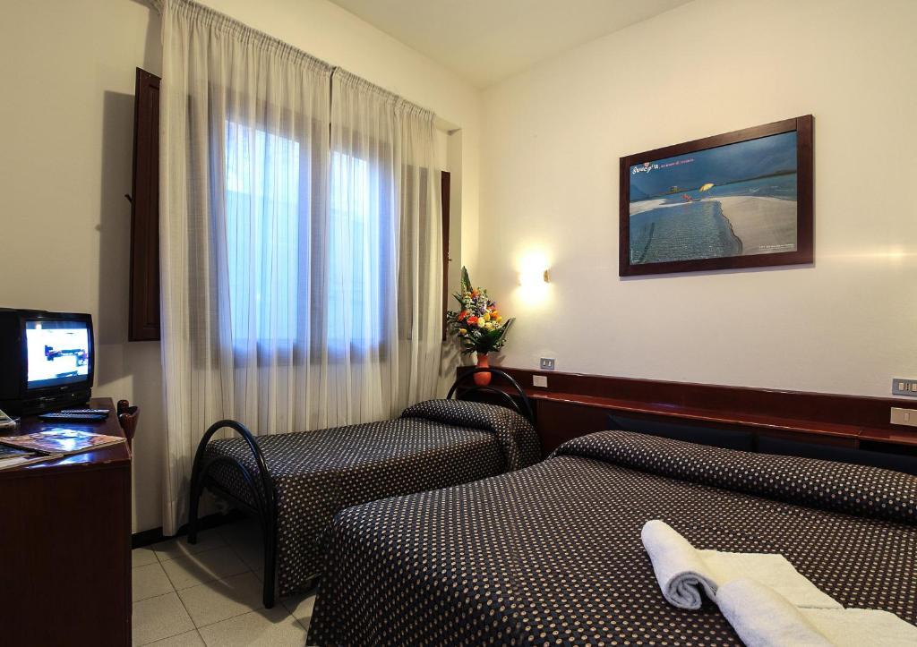 Hotel La Terrazza Cagliari Room photo