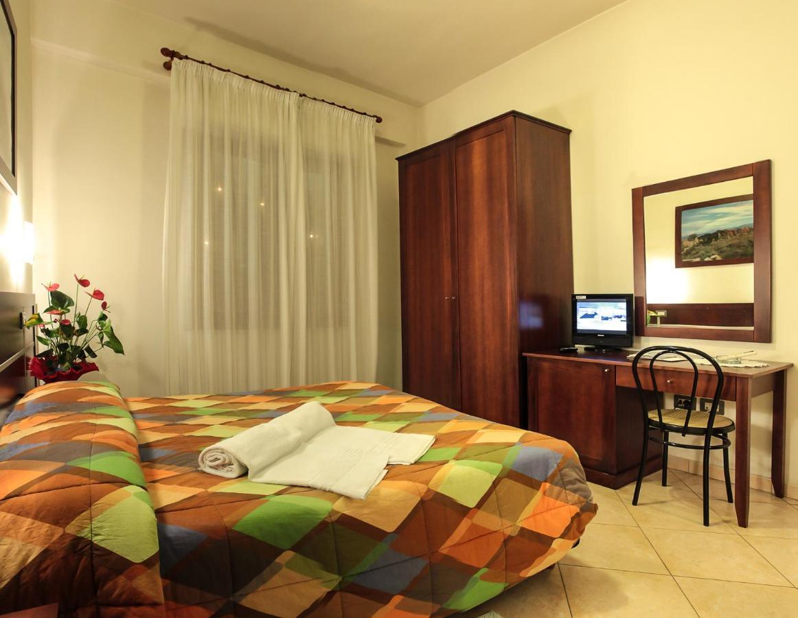 Hotel La Terrazza Cagliari Room photo
